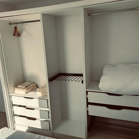 Mi Huesped Valencia, Aeropuerto